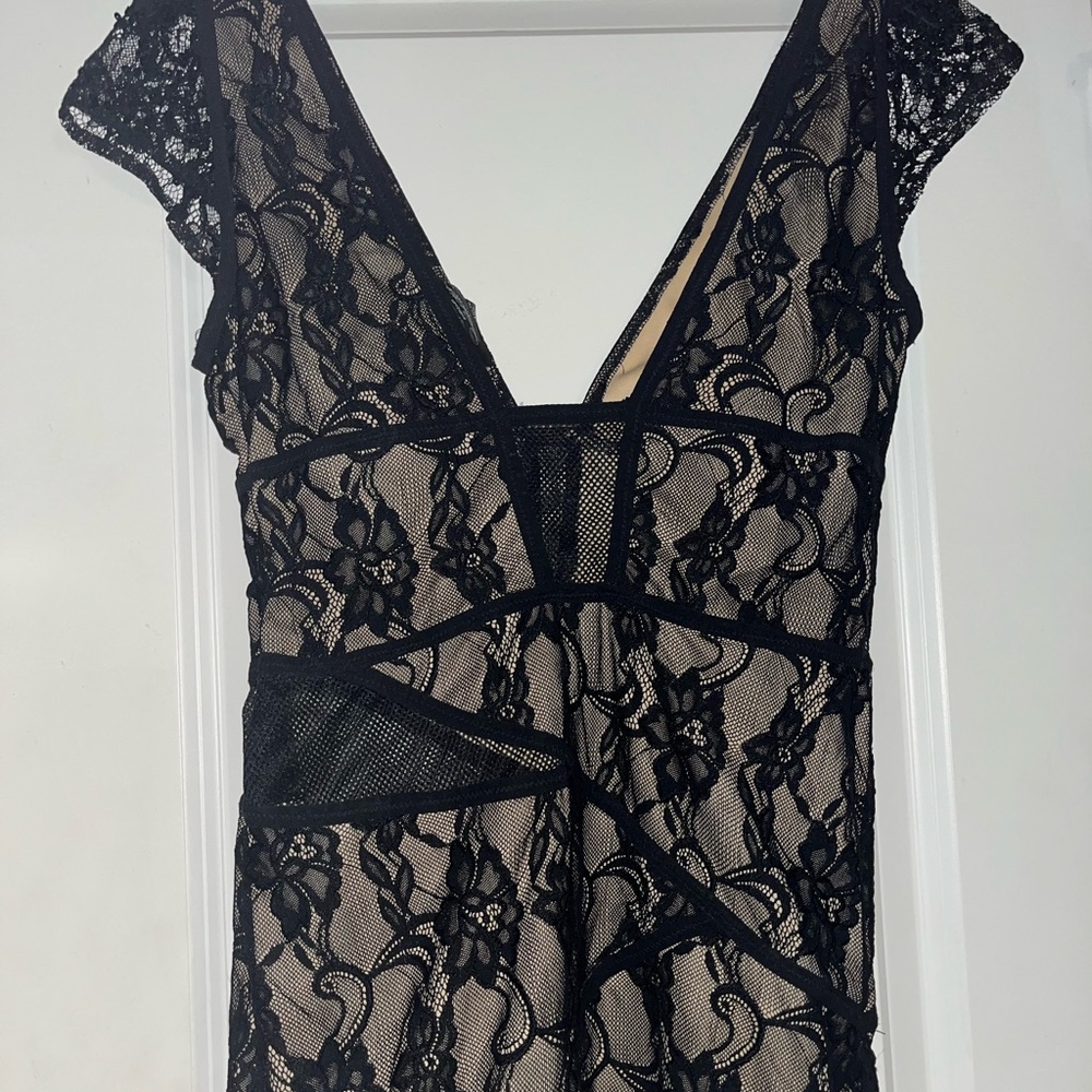 Bebe Dress - Picture 2 of 8